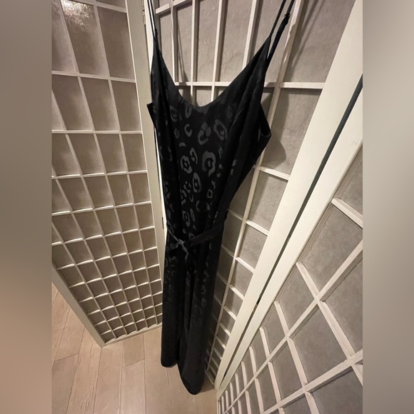 L’Agence Black Silk Maxi Dress, patterned with belt: Never Worn - Picture 5 of 7